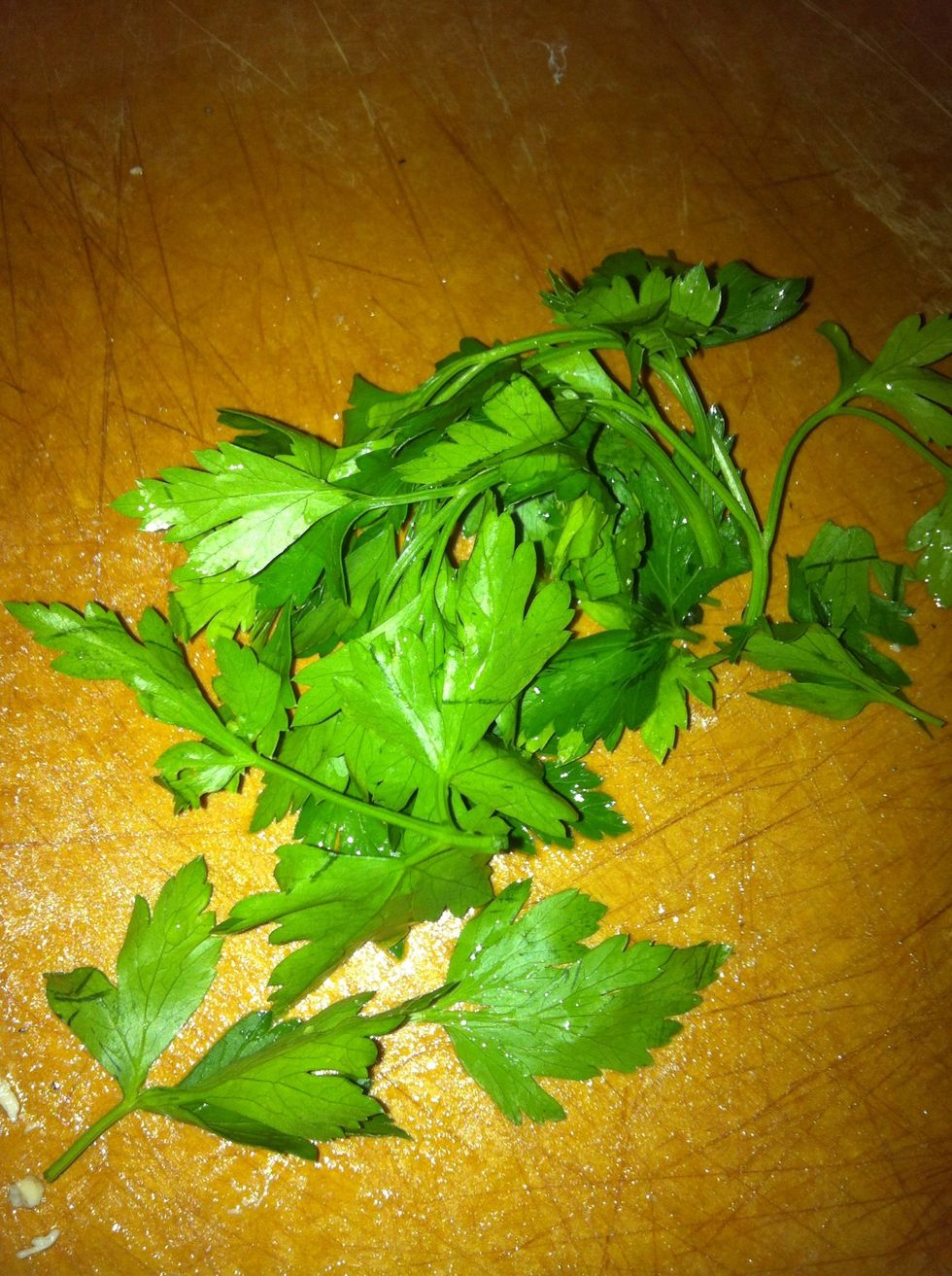 Just a couple tablespoons of nice Italian parsley .. Chopped up.