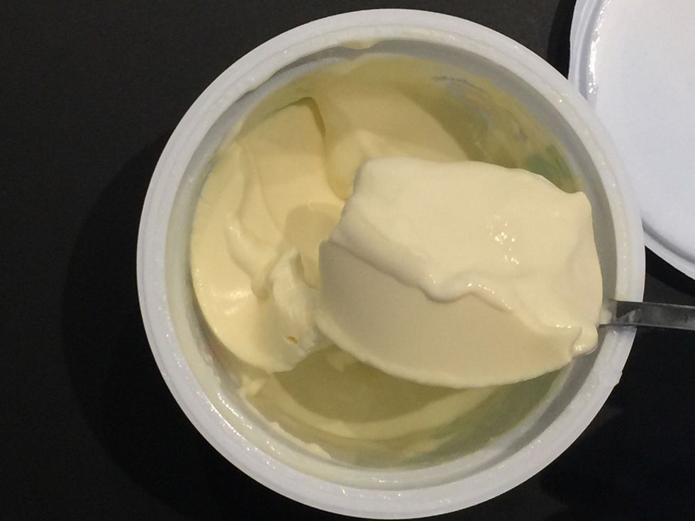 Just add 1 tbsp of the clotted cream over a piece of assassin