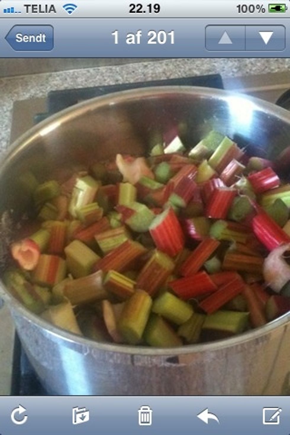 Just add the rubarb and turn on heat, on the lowest setting