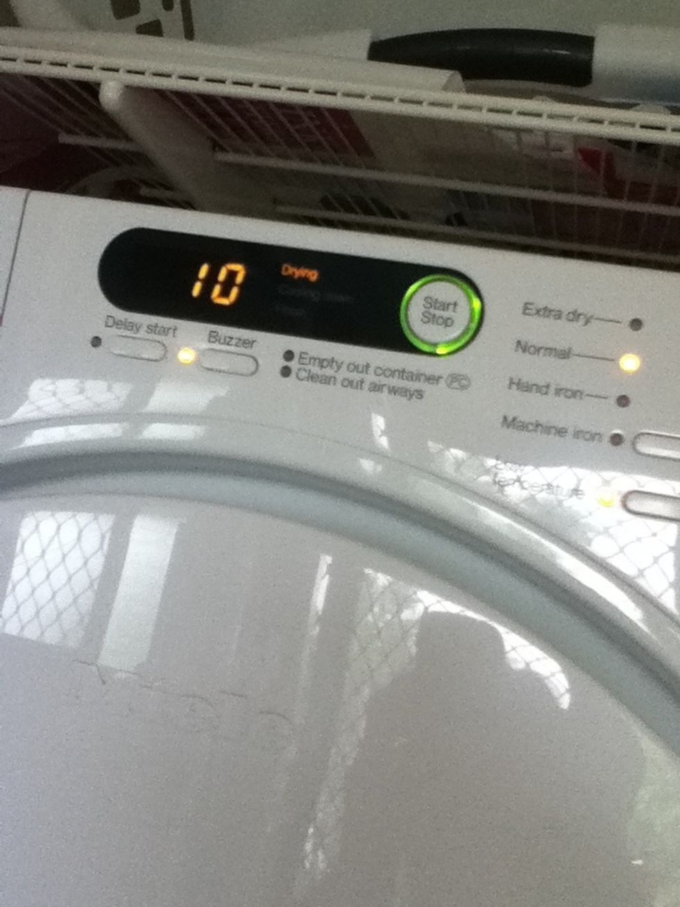 Just going to go to the laundry.... An randomly look at the washing machine.....