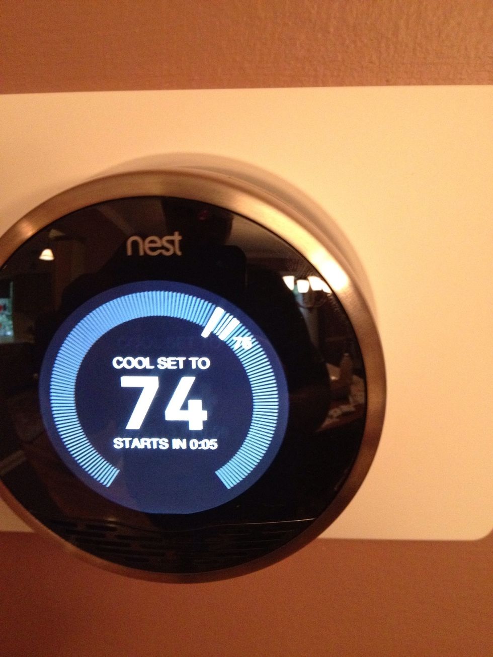 Just turn the dial and the process for setting the temperature is intuitive and clear.