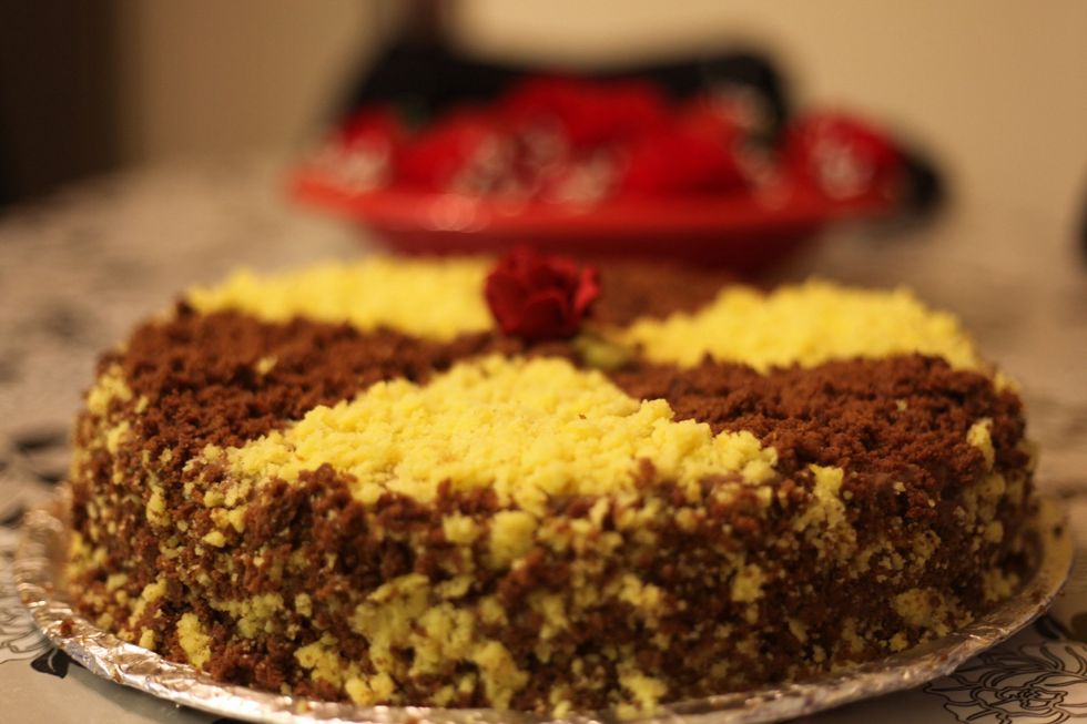 Kabooommmm!!! Your cake is inside out. Put it in the fridge for a few hours and cut it. You will be pleasantly surprised with the amazing result.