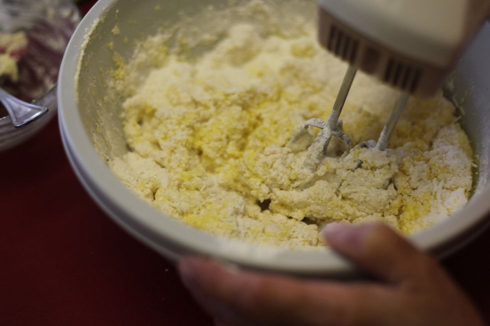 Keep beating the mix until you get something like this... Everything should be in one bowl at this time.