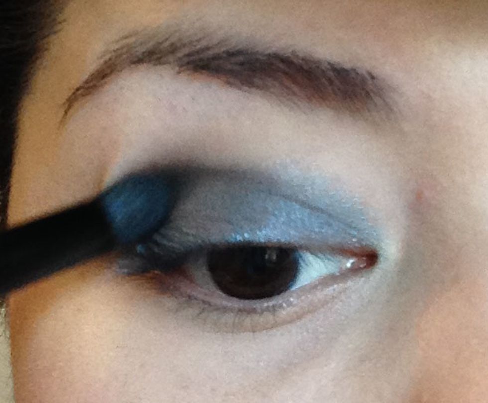 Keep blending and blending it into the crease. Keep using more as needed.