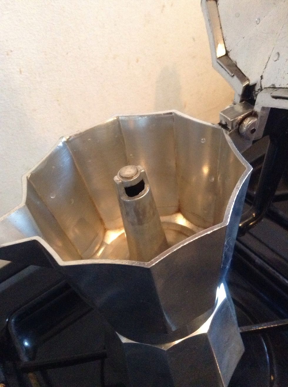 Keep looking every now and then at the spout as this is where the coffee will come out,if you fail to do this it could result in spillages.