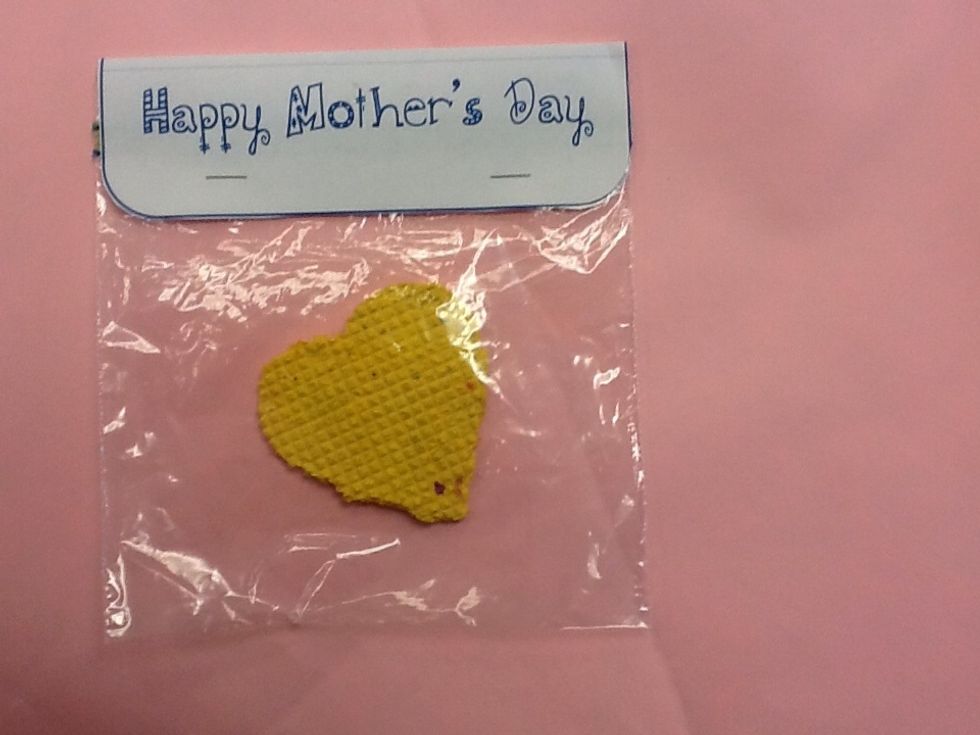 Kids can place their paper in baggies with directions.