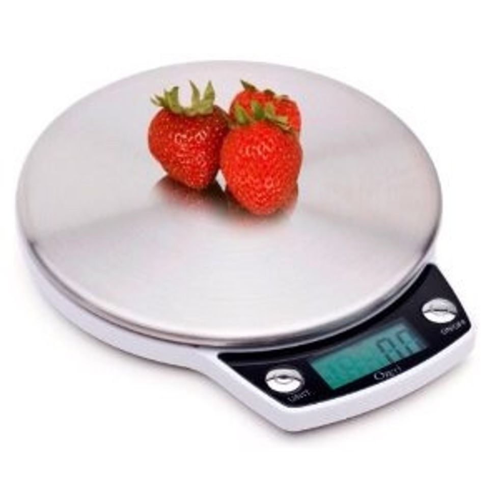 Kitchen scale I can use a scale to weigh the foods I eat Used for weighing foods
