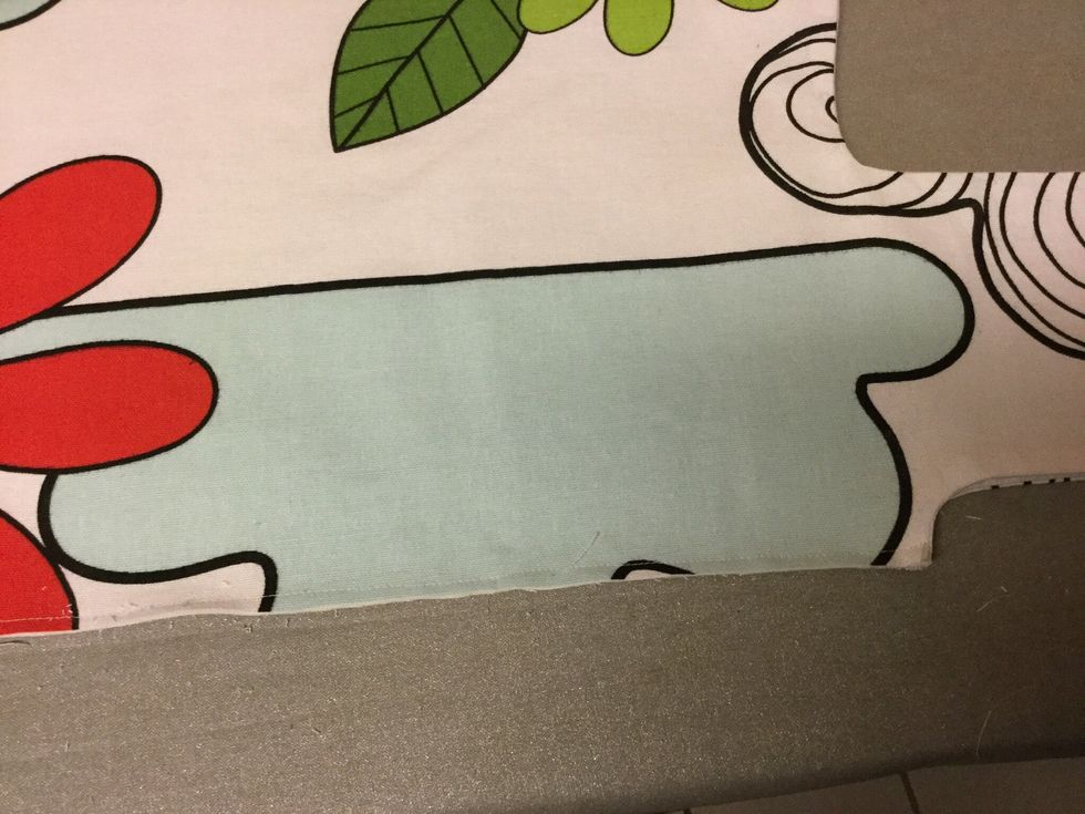 Klipp ner s\u00f6mmen s\u00e5 att den blir ungef\u00e4r 1/2 cm.