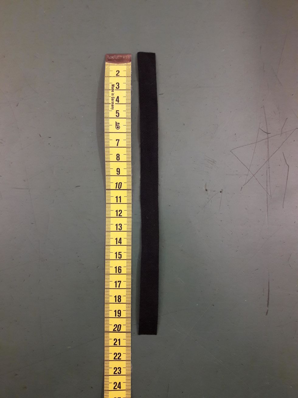 Klipp till 8 bitar, 20 centimeter l\u00e5nga.