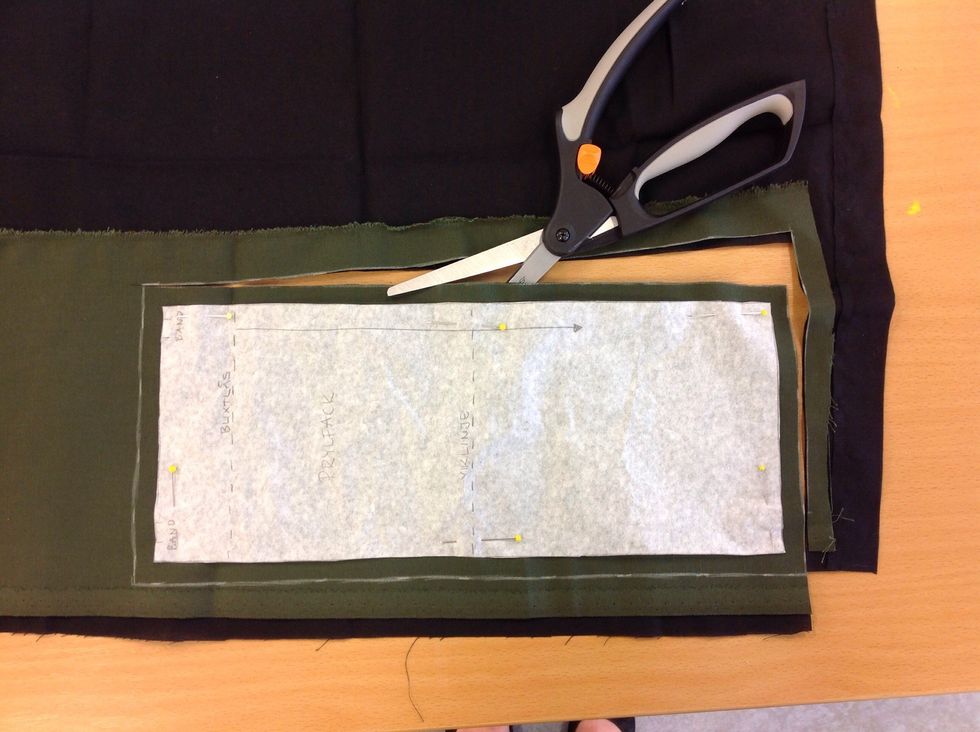 Klipp ut b\u00e5da tygerna samtidigt.