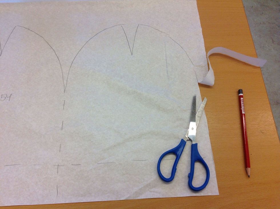 Klipp ut m\u00f6nstret med papperssax.