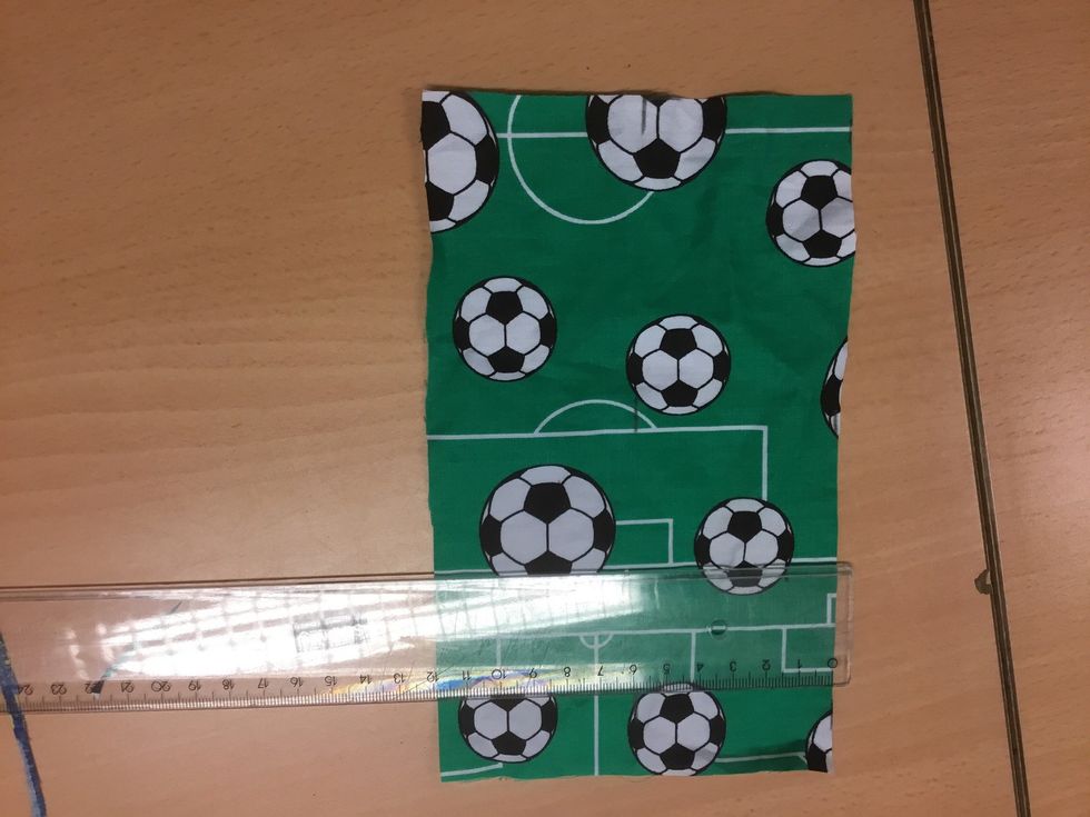 Klipp ut tyget med din tygsax.