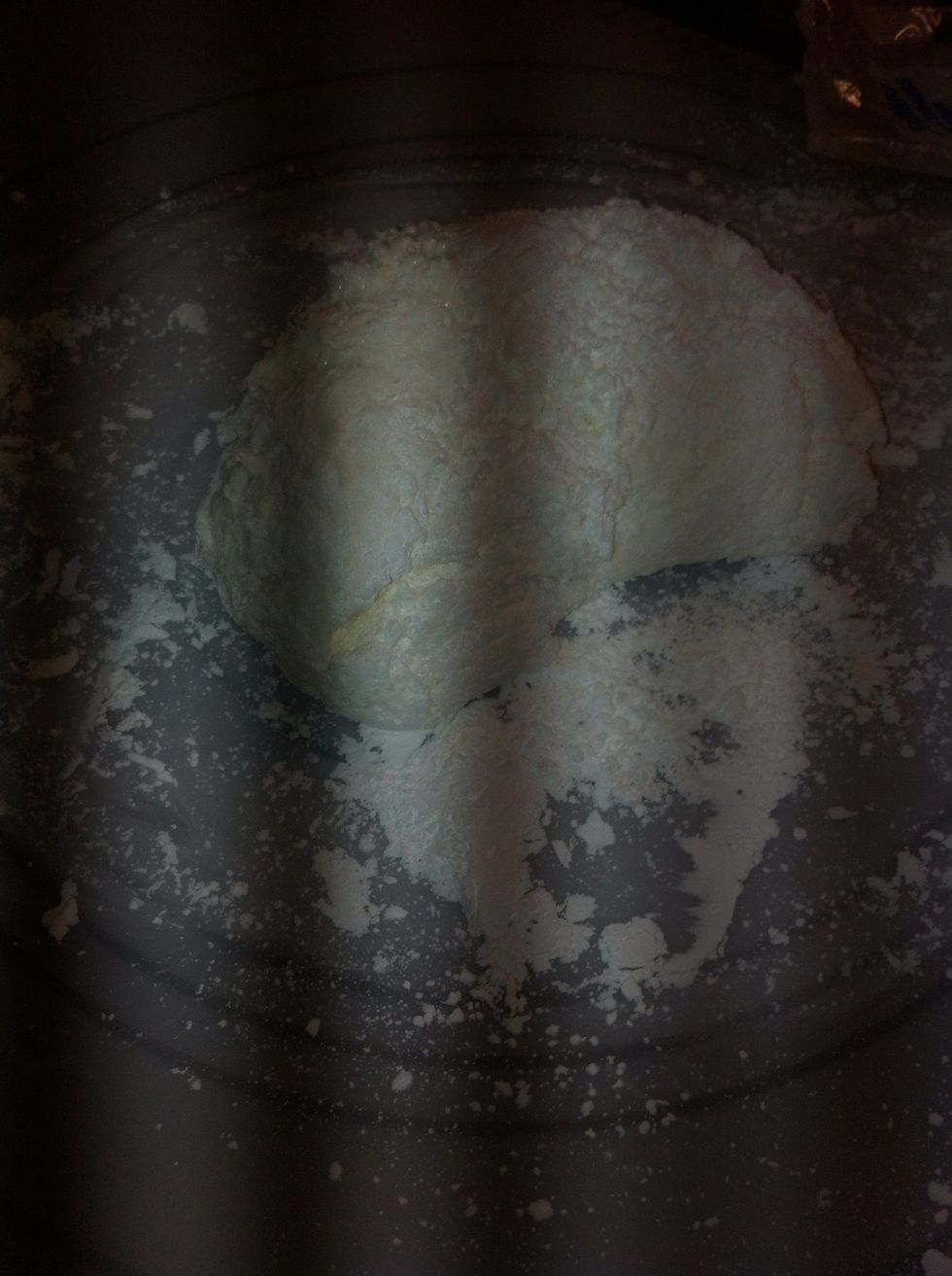 Knead the fondant until its no longer sticky.