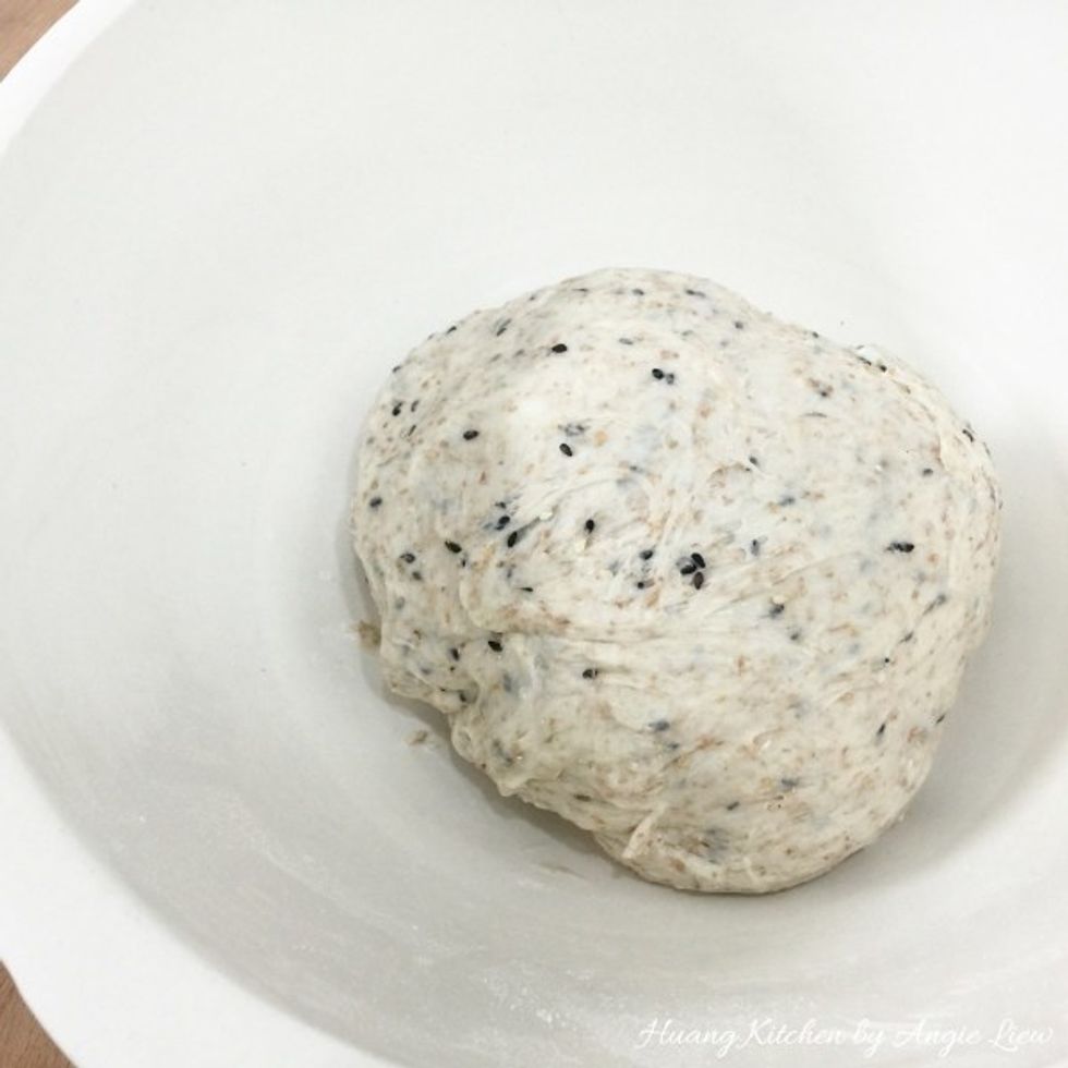 Knead well to distribute the baking powder and until the dough is smooth again.