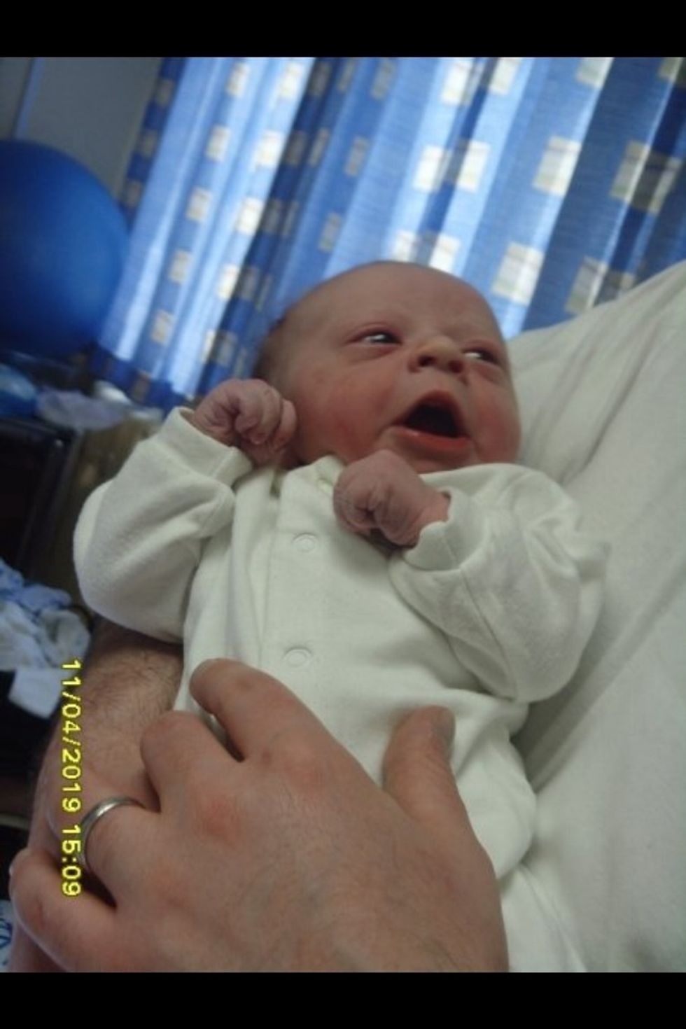 Know that children start communicating as soon as they are born and know you are key in supporting the development of this right from the start. Meet Edward at 2 hours old, already communicating.