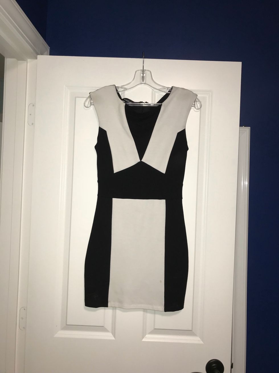 Know the quality of your products. Check for stains and other discoloration, and see if there are any rips or holes.