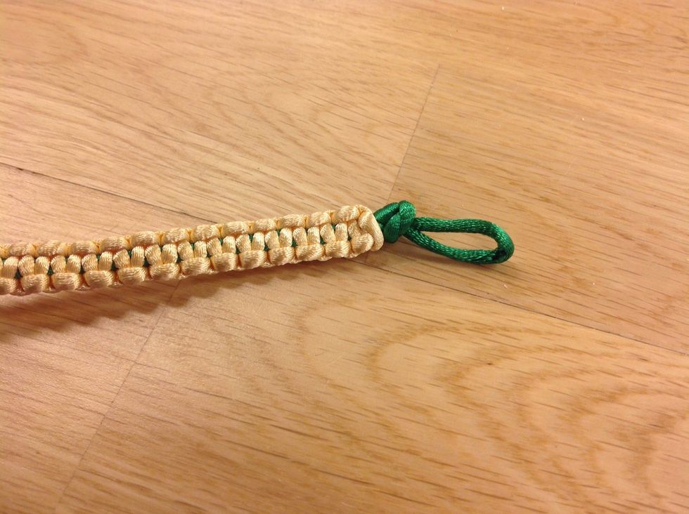 Knyt en knut p\u00e5 \u00f6glan i b\u00f6rjan om du tycker den \u00e4r f\u00f6r stor.