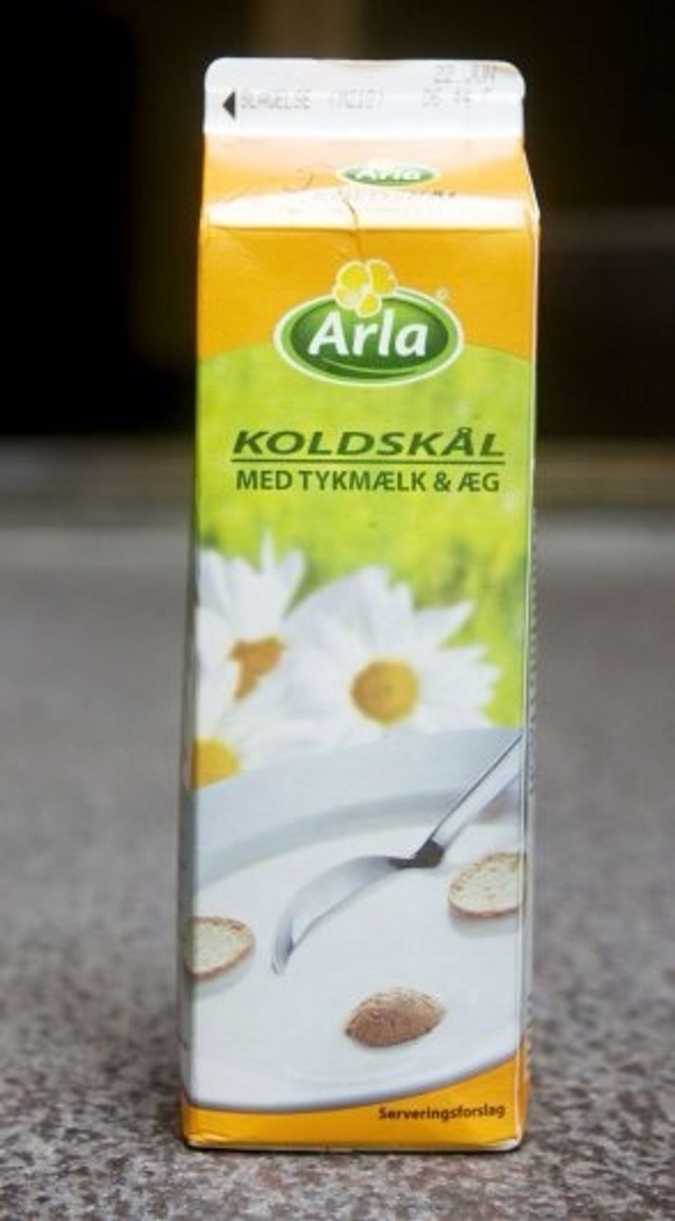 "Koldsk\u00e5l" is a like a thick drink. It's a Danish/Scandinavian recipe and it tastes delightful. The little cookies you see on the picture is called "kammerjunker" it tastes awesome!!