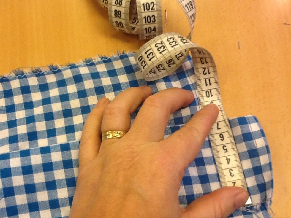 Kolla med m\u00e5ttbandet s\u00e5 det blir r\u00e4tt.