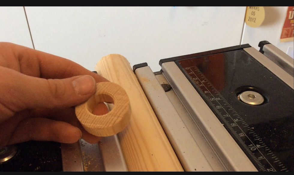 Kolla s\u00e5 att majblomman f\u00e5r plats