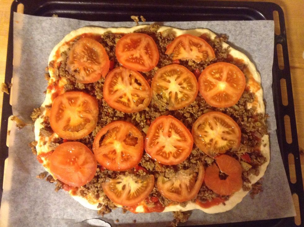 L\u00e4gg de p\u00e5 pizzan. Put them on your pizza.