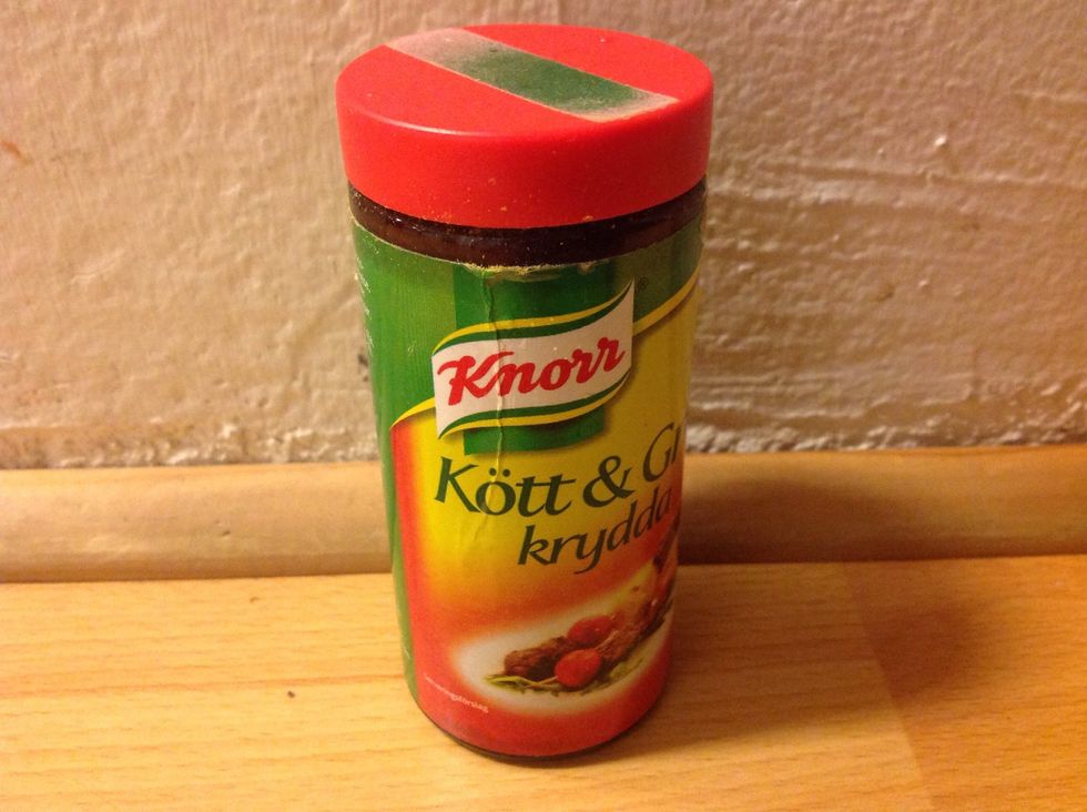 L\u00e4gg i lite krydda. Put down some spice.