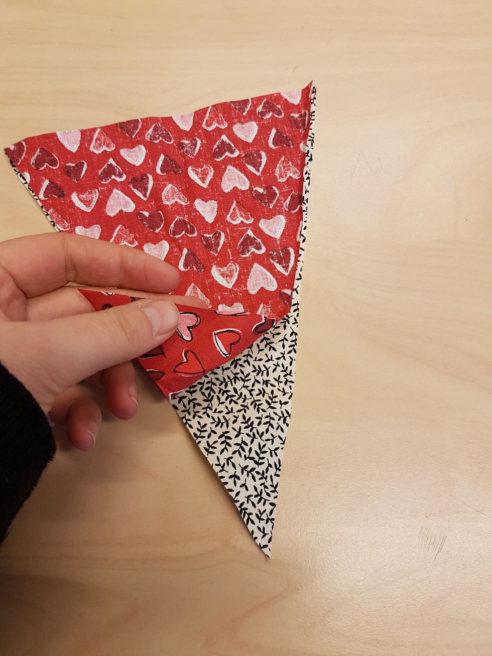 L\u00e4gg ihop dina tv\u00e5 bitar r\u00e4ta mot r\u00e4ta. (R\u00e4tsidan \u00e4r den fina sidan som ska vara ut\u00e5t sen)