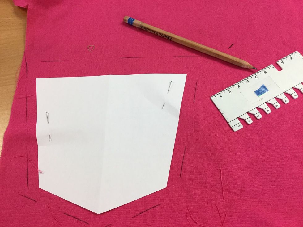 L\u00e4gg till s\u00f6msm\u00e5n, 2cm i \u00f6verkanten och 1cm p\u00e5 de andra sidorna.