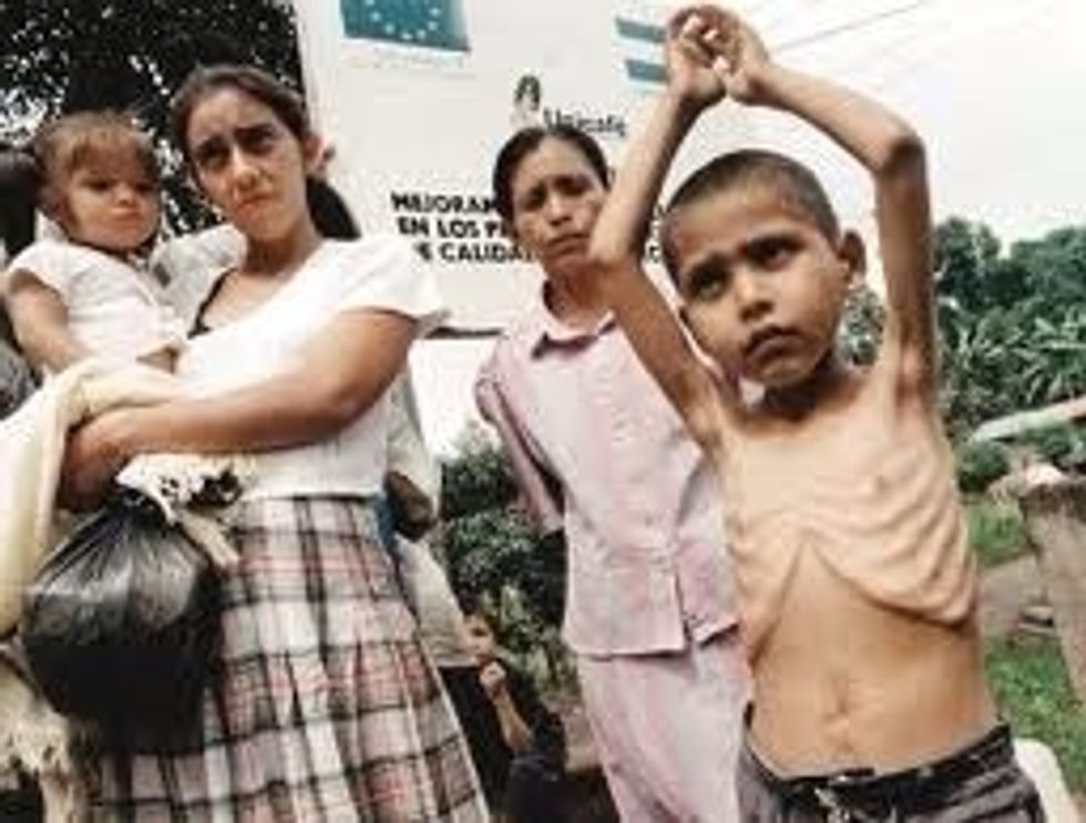La pobreza se define como la carencia de lo indispensable para el sustento de la vida.