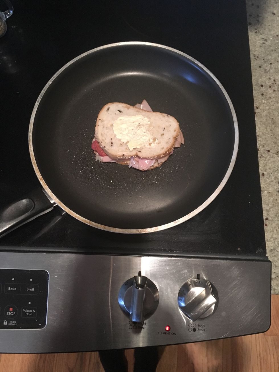 Lace sand which on skillet