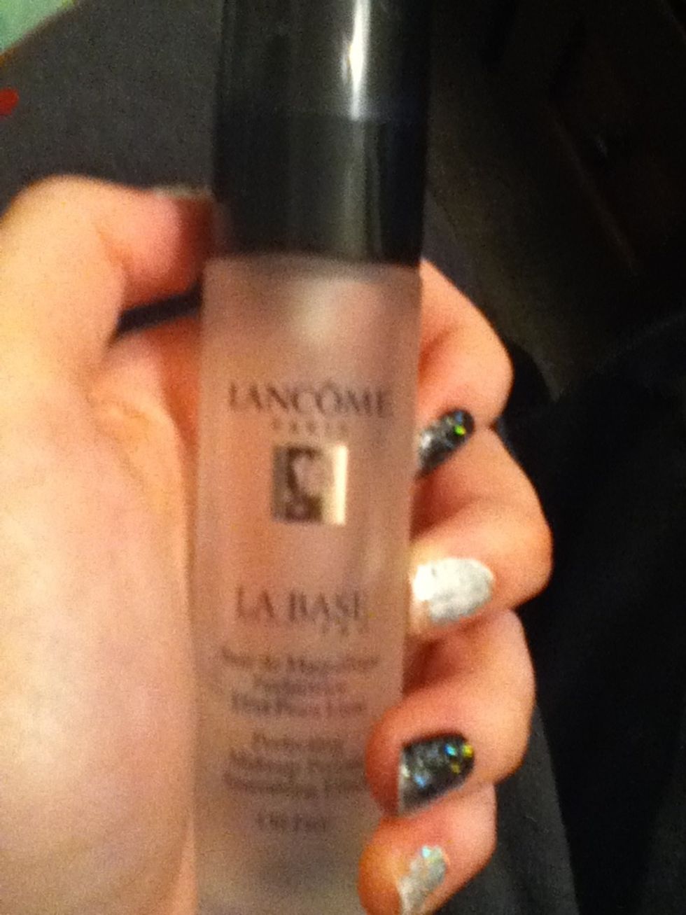 Lanc\u00f4me la base primer, really great for if you have oily skin but do not use if you put on lotion :p