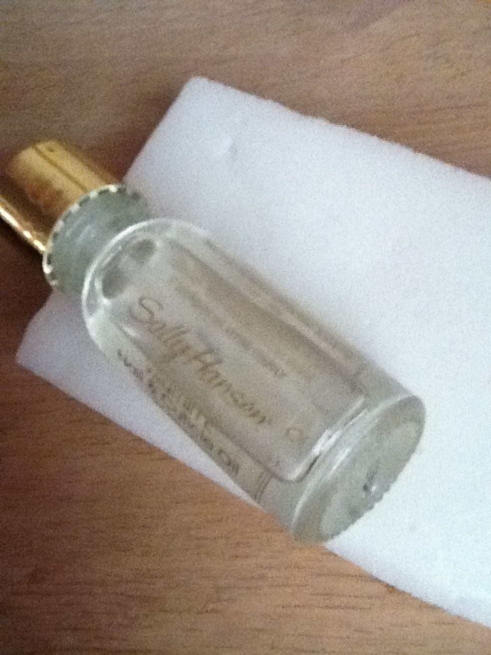 Last but not least I used this Sally Hansen cuticle and nail oil during this whole procces \ue312