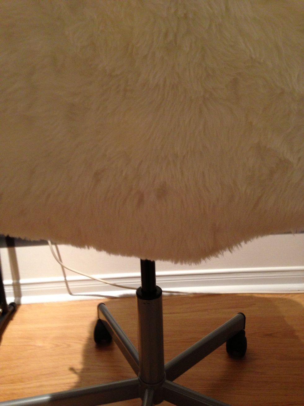 Last step: secure the fabric at the bottom.
