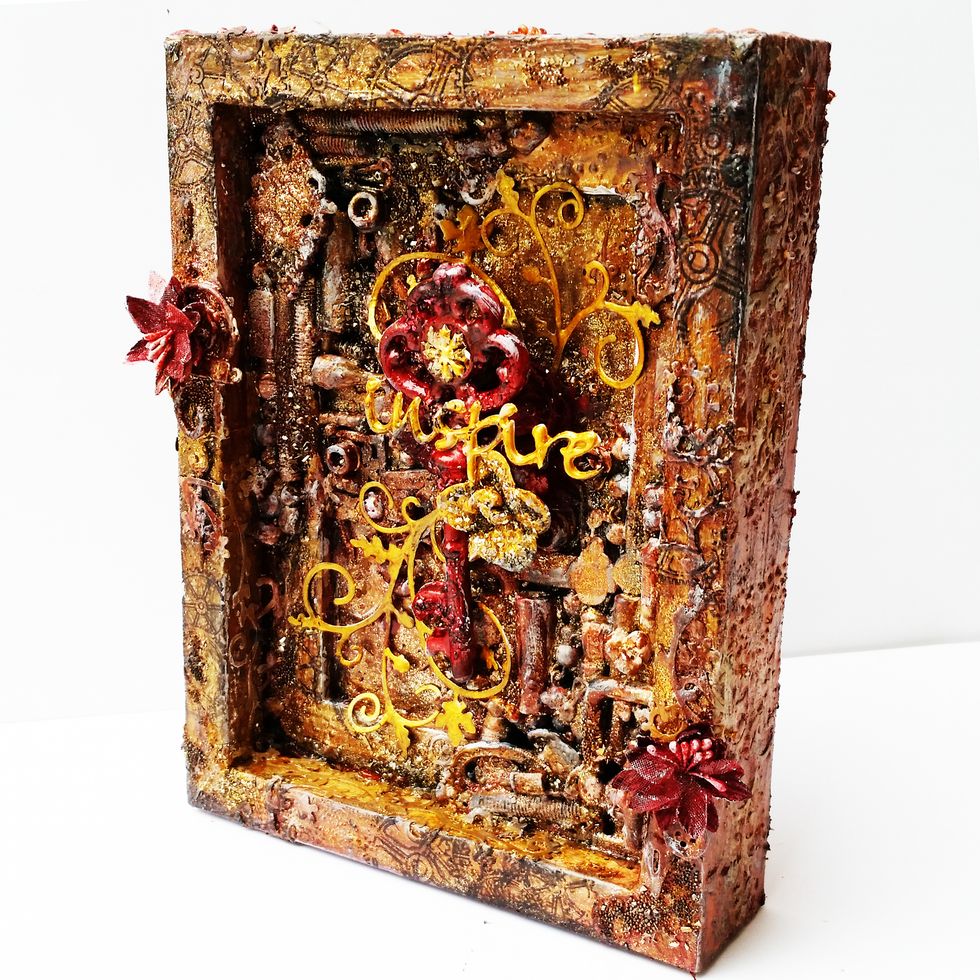 Last thing i did was to apply one more layers of Deep Red Stamps around the edges to really help them pop and not be hidden.