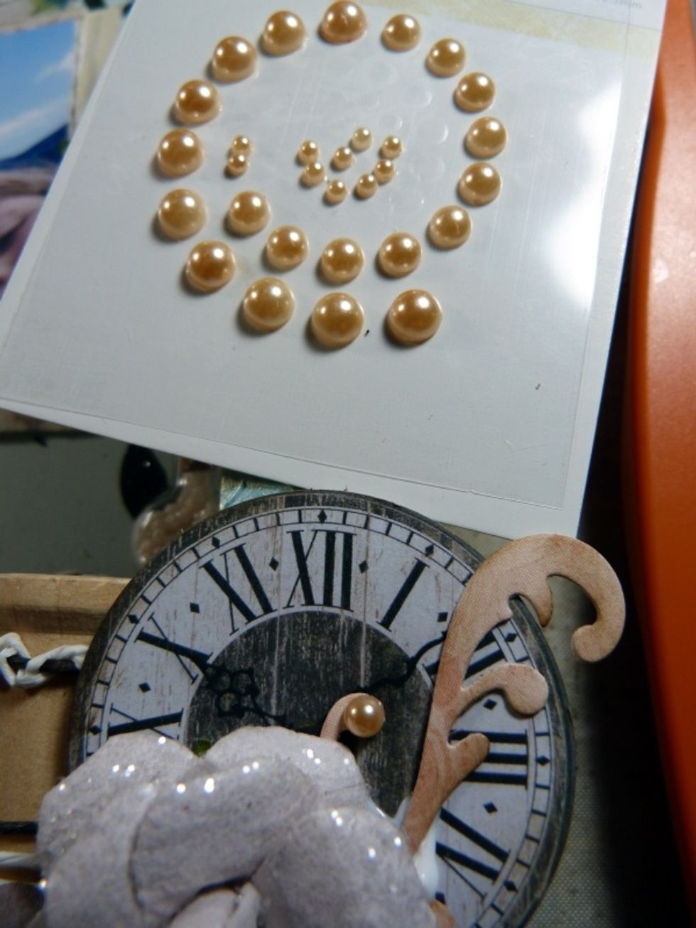 Lastly add some pearls to the clusters.