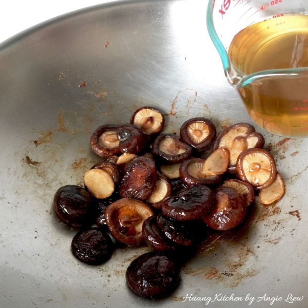 Lastly, pour in the retained mushroom water.