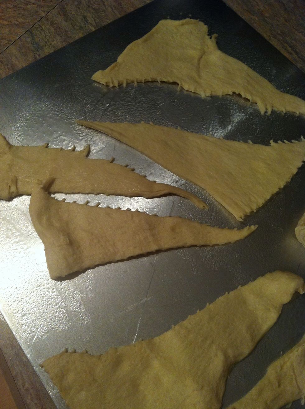 Lay the cressont dough out on a flat pan