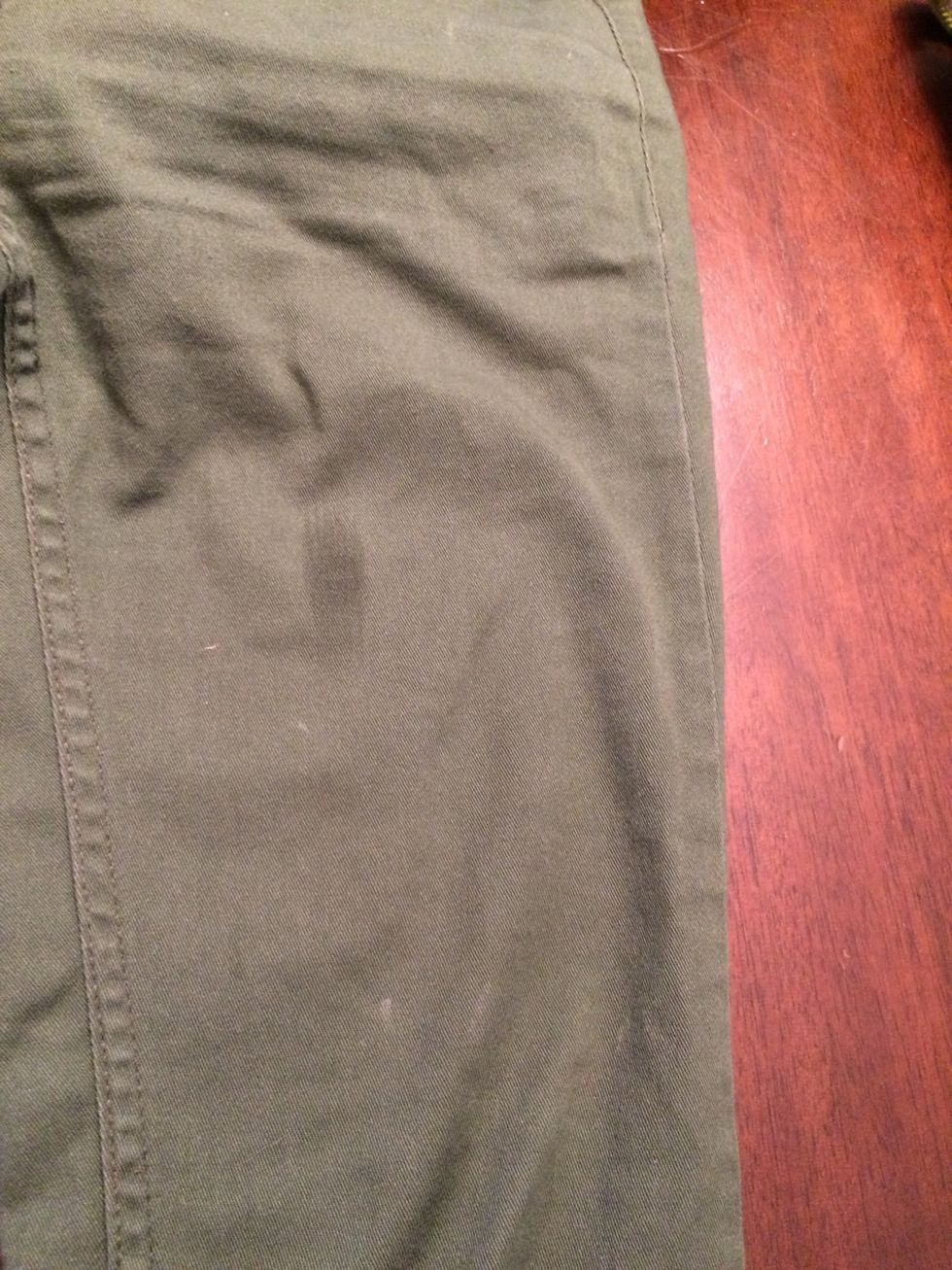 lay ur jeans on a flat surface.