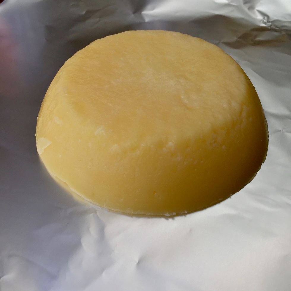 Le beurre clarifi\u00e9 (ghee) s'utilise pour la cuisson comme le beurre normal. Il se conserve tr\u00e8s longtemps. Par ailleurs, il br\u00fble beaucoup moins rapidement que du beurre normal (seulement vers 250\u00b0C)!