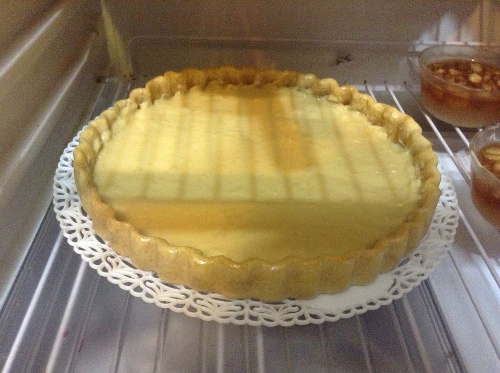 Leave it in the refrigerator while you prepare the fruit filling.