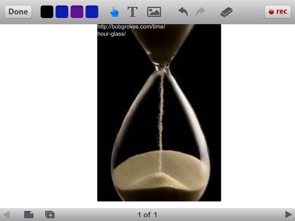 Leave the rice in the bowl to soak the water for an hour.