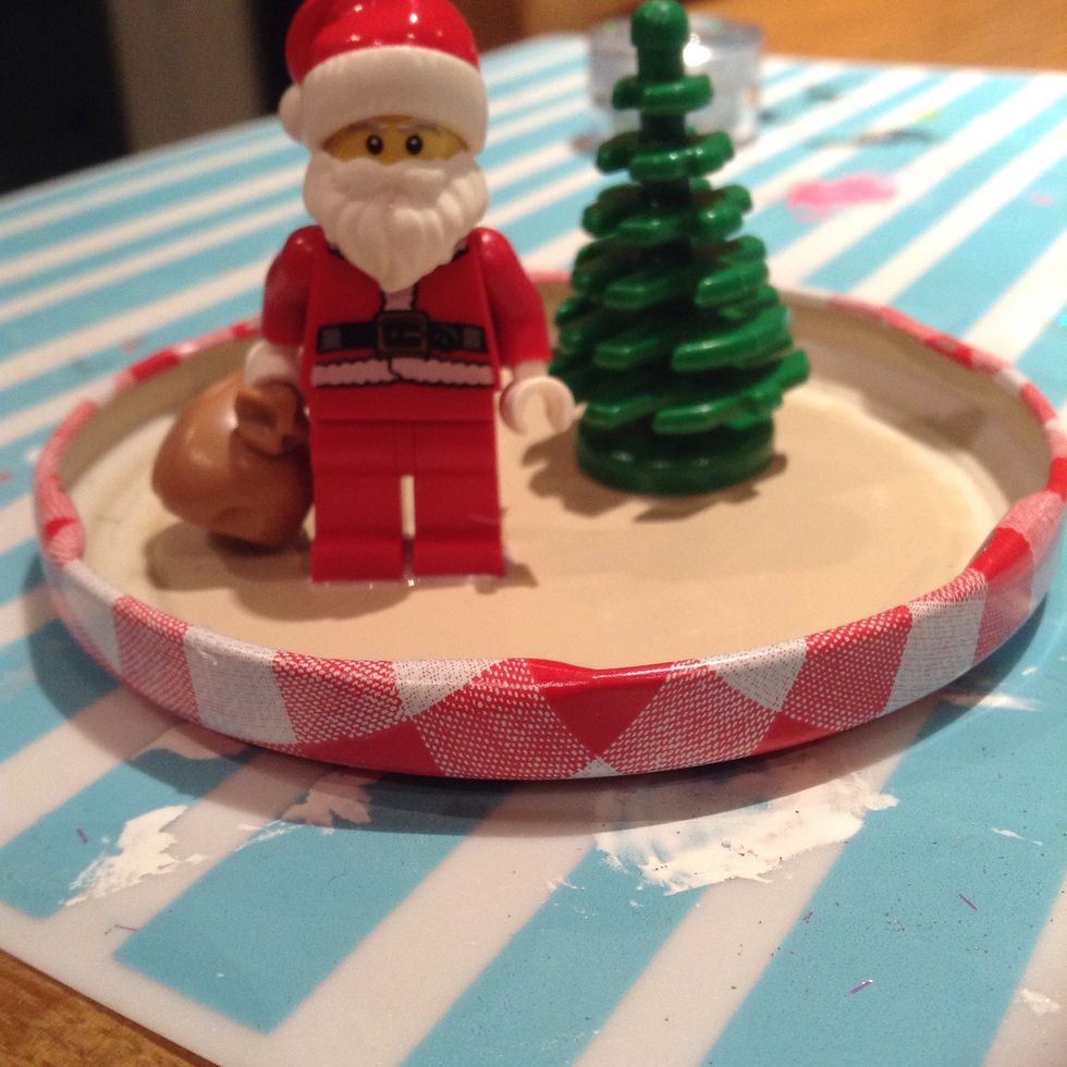 Leave to dry for 8-10 hours TIP: after about 30 mins place the lid in the freezer and leave it there for about 20 mins