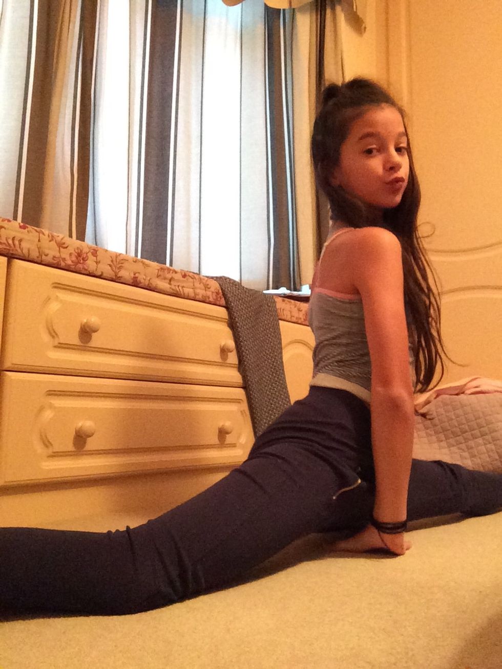 Left leg split as well ( see my first snap guide post!)