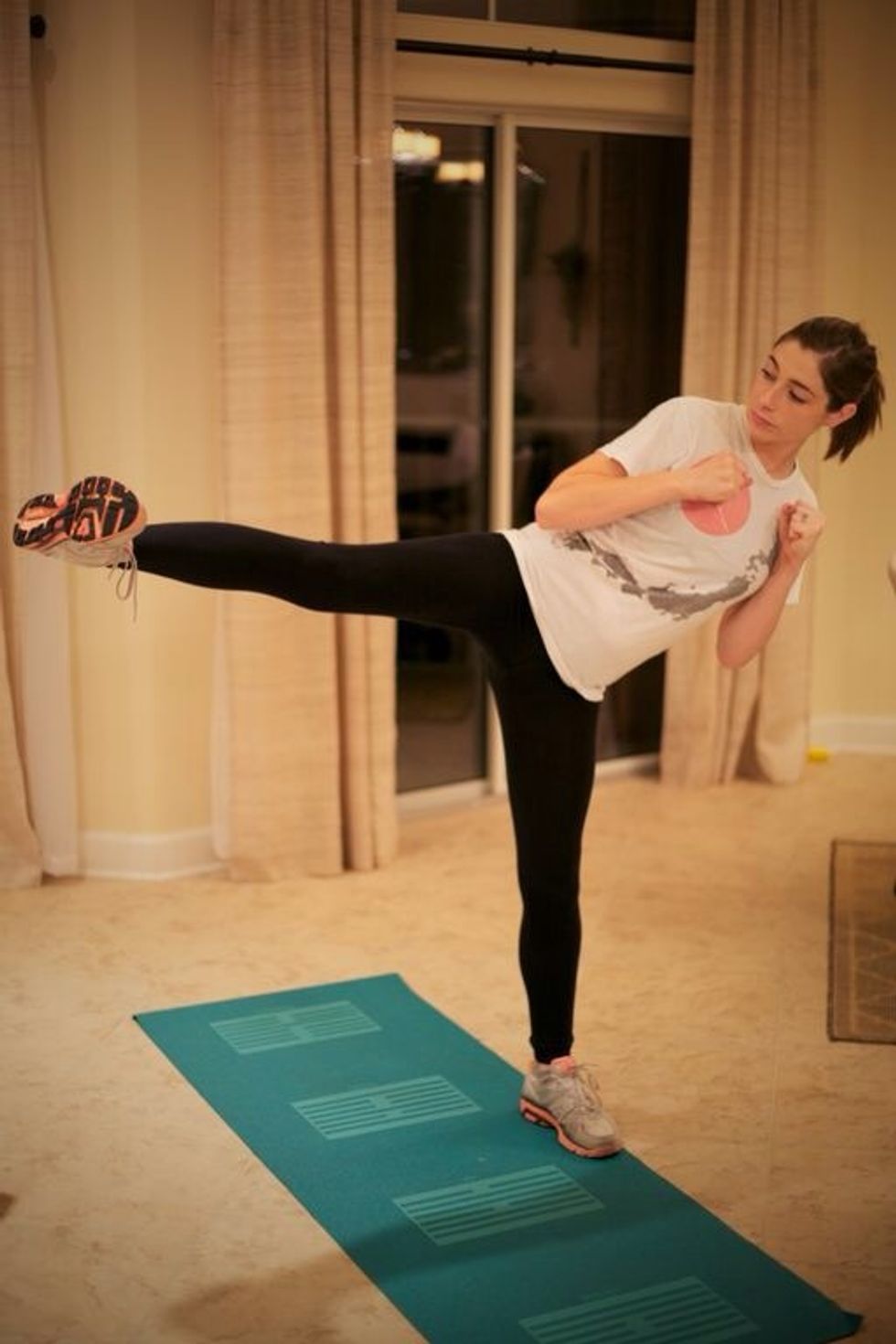 Leg should be straight with foot flexed. Body should be leaning in opposing direction. Hold for three seconds before coming back to squat. Do 20-30 on right leg before moving on to the left.