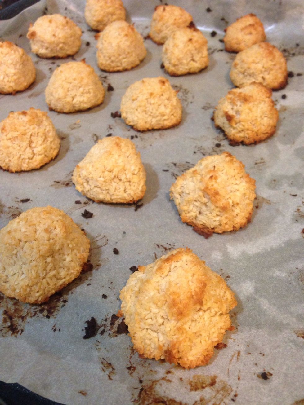 Let cool and begin to melt vegan chocolate chips of your choice.