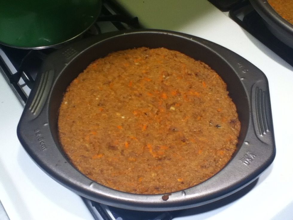 Let cool for ten minutes, loosen the edges with a sharp knife, then flip out onto plate.