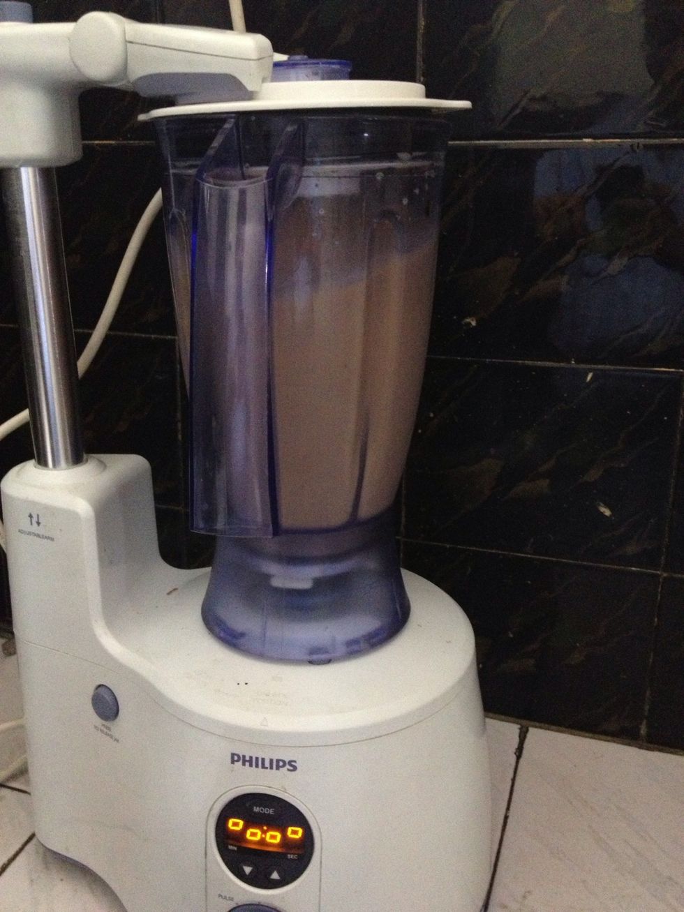 Let it blend for a minute. Till then rush to the refrigerator and grab the ice tray out. \ud83c\udfc3\ud83c\udfc3