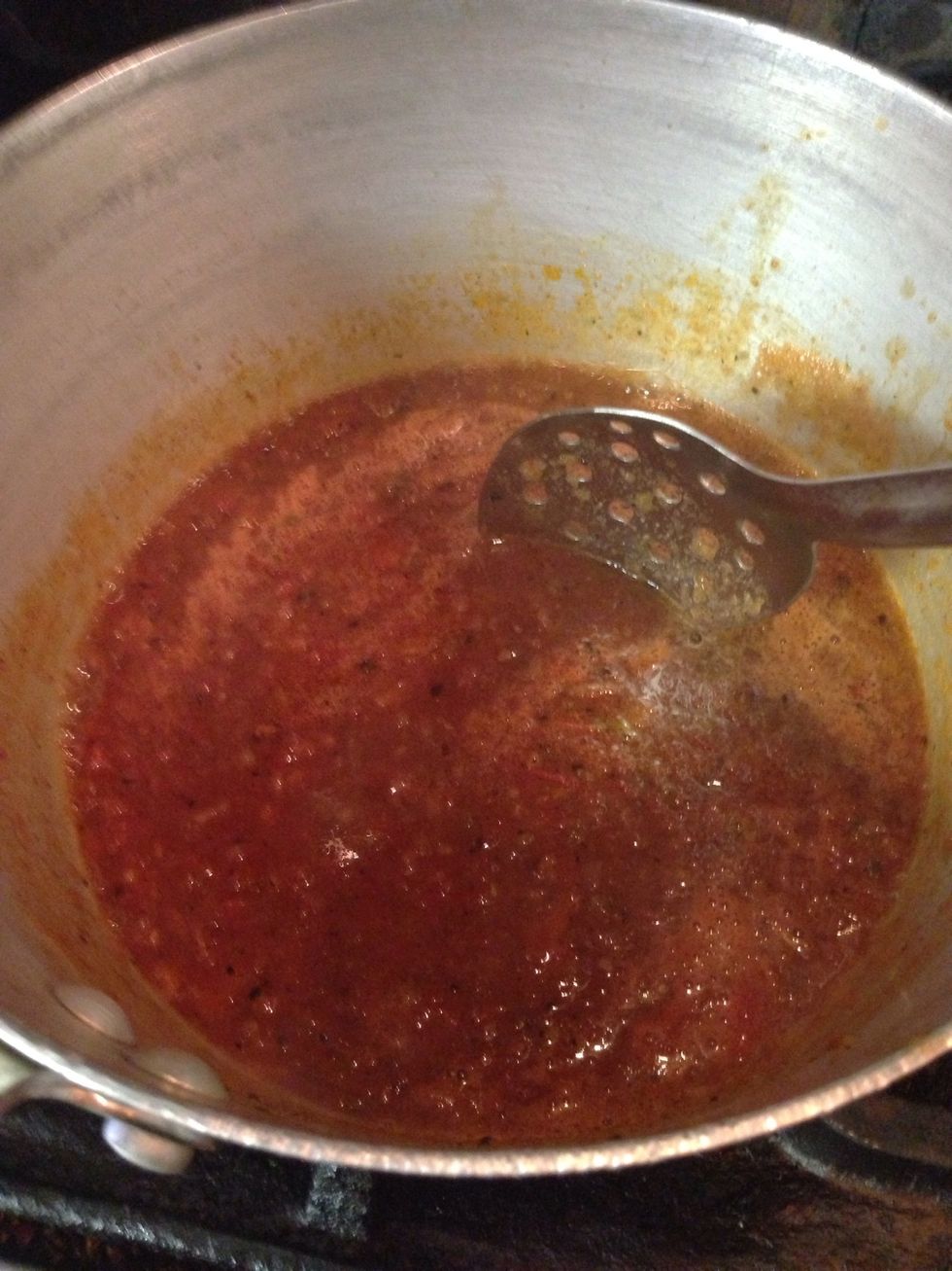 Let it boil for about 5 min or until you have the consistency that you want, remember that it needs to boil so de alcohol of the beer can evaporate