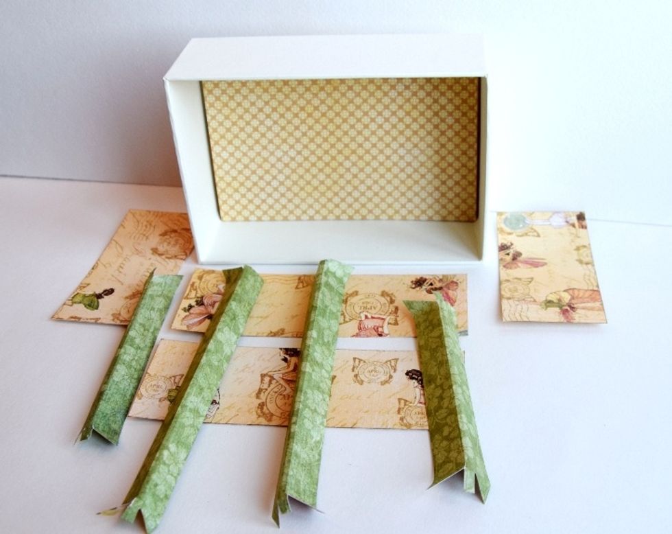 Let's decorate our Box with paperdetails inside and  outside. Note. I add some vintage look to the paper with distress ink \u2013 \u00abvintage photo\u00bb color.
