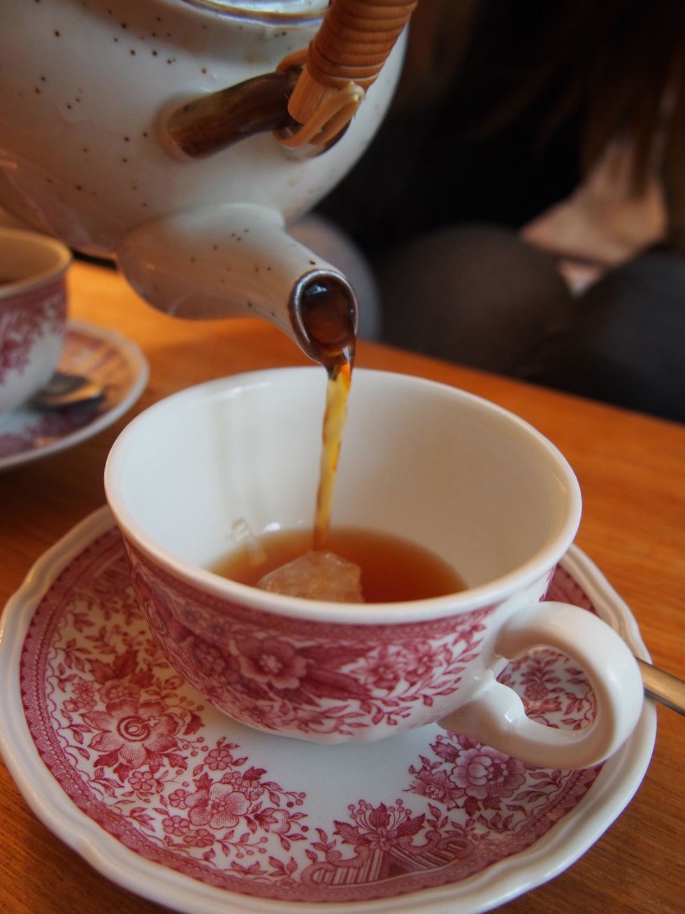 Let's have a new round! In East Frisian tea ceremony, three cups are the minimum amount.